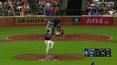 ドジャース・ラッシングが自打球で負傷交代…