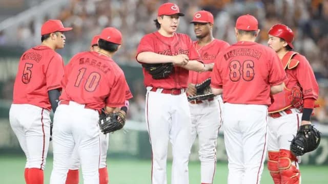 カープ〝魔の9月〟6連敗。小園&末包先制打!菊池4号も直後に大瀬良被弾。島内が代打坂本に決勝打許し逆転負け【広島3-4巨人/試合結果】