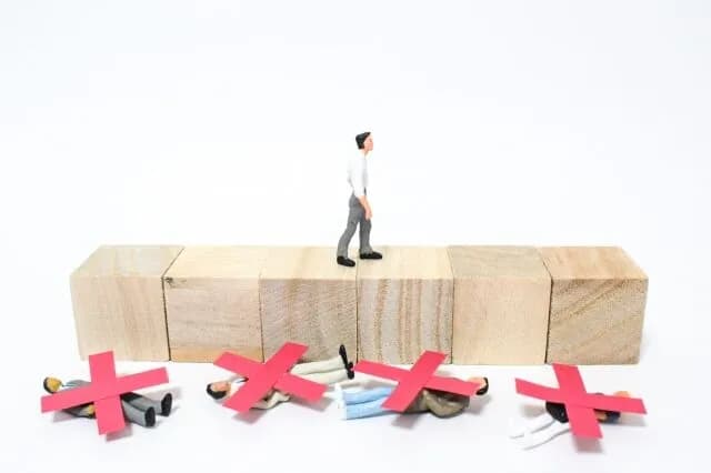 実力主義社会って平等ちゃうやん。階級社会のがまだ平等