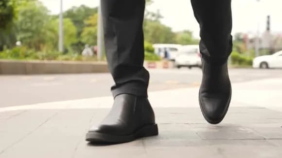 【悲報】関東人「ここから20分くらい歩くよ」ワイ「え?!」