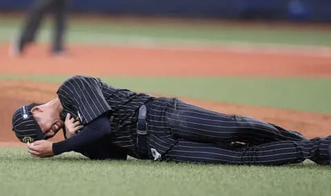 曽谷龍平軽傷にホッ「胸部打撲」の診断 15日にも練習再開