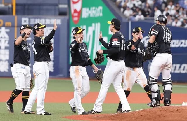 【悲報】パリーグ3位オリックス(首位ソフトバンク相手に3勝、2位日ハム相手に12勝)