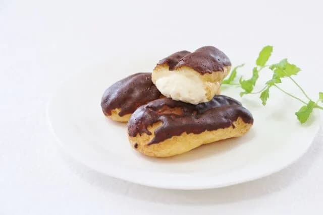 エクレア←シュークリーム+チョコで完璧な姿のコイツが人気No.1になれない理由