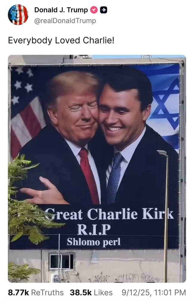 【画像】トランプ、チャーリー・カークの巨大ポスターを作ってご満悦wwww