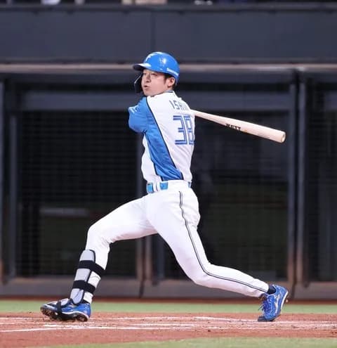 【日本ハム】石井一成、元チームメート中日・中田翔の登場曲「My HERO」サプライズ使用で左前打