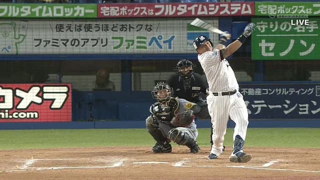 オスナ、ホームラン打ち直し!