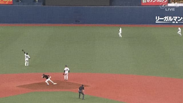 和田康士朗、タッチアップの離塁が早くてアウトに 言うほど早いか…?