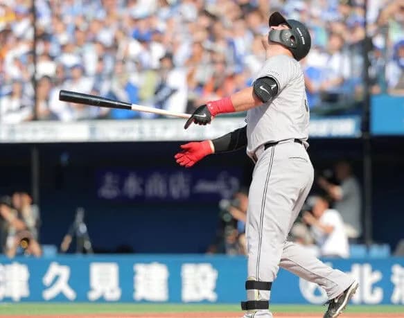 【悲報】阿部監督、リチャードにもバントの構えさせるwwwwww