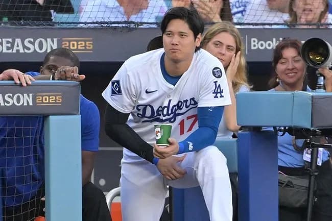 【朗報】大谷翔平さん、やはり聖人だった…女性カメラマンを気遣う紳士ぶりにファンから絶賛の声