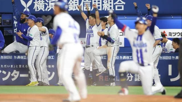 DeNA劇的延長逆転サヨナラで巨人撃破!←カープファンの反応【DeNA7x-6巨人/CS1試合結果】