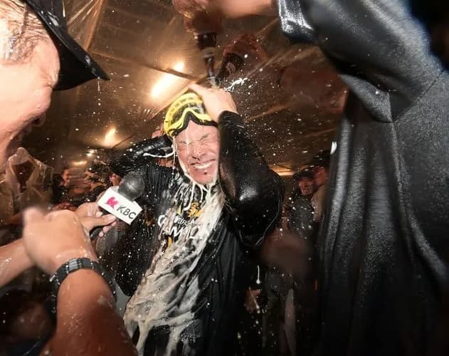 ソフトバンク、CS突破時は『ビールかけ』でなく『シャンパンファイト』に変更 アサヒサイバー攻撃の影響で