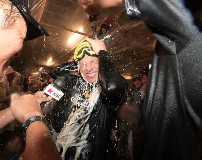 【ソフトバンク】ホークスCS突破時はビールでなく〝シャンパンファイト〟に アサヒピール・サイバー攻撃の影響で