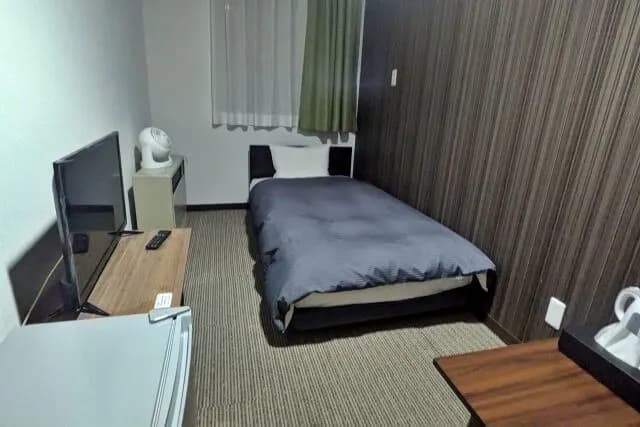 すまん、一人暮らしってベッドいるんか?