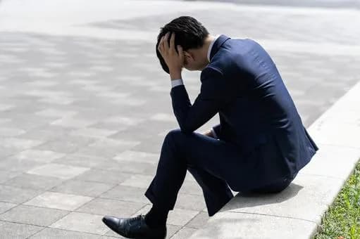 【悲報】仕事「辛すぎるのに人生の大半を占めています」←これwwwwwwwwwwwwwwww