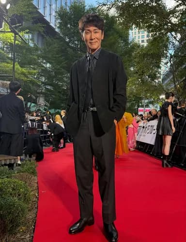 元木大介、20キロ減量で別人に変貌 イケメン俳優…と思ったら 「東京国際映画祭」レッドカーペットに現る