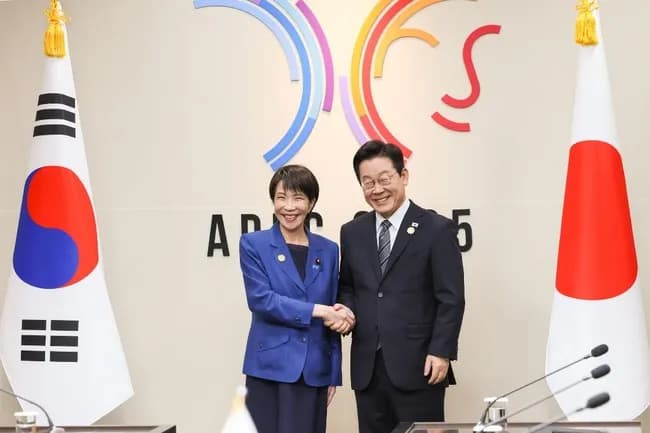 【朗報】高市早苗さん、韓国大統領とも満面の笑みでツーショットwwww
