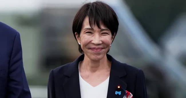 【悲報】高市早苗さん、また男の政治家にベッタベタしてしまうwwww