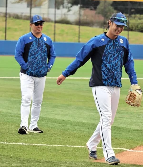 「男・村田」、渡会を指導