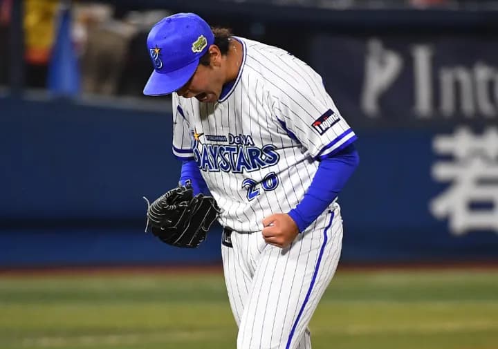 DeNA公式Xと相川監督が、引退表明のソフトバンク浜口をねぎらう「9年間のプロ野球生活お疲れさまでした!」 「豪快な投手だった」