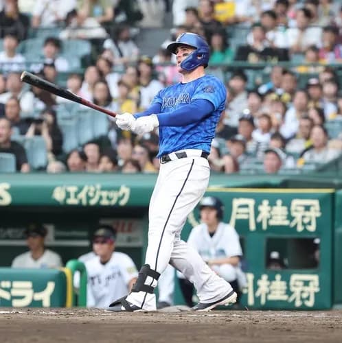 DeNAオースティン、フォードが自由契約 今季限りで退団