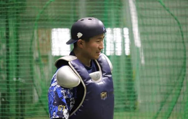 西武・野村大樹が「捕手」練習で秋季キャンプに参加 ←!?