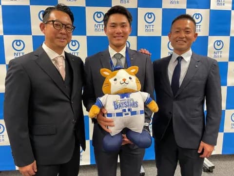 DeNA、ドラ5・成瀬脩人に指名あいさつ 遊撃レギュラー争いに名乗り「しっかりキャンプからアピールしたい」