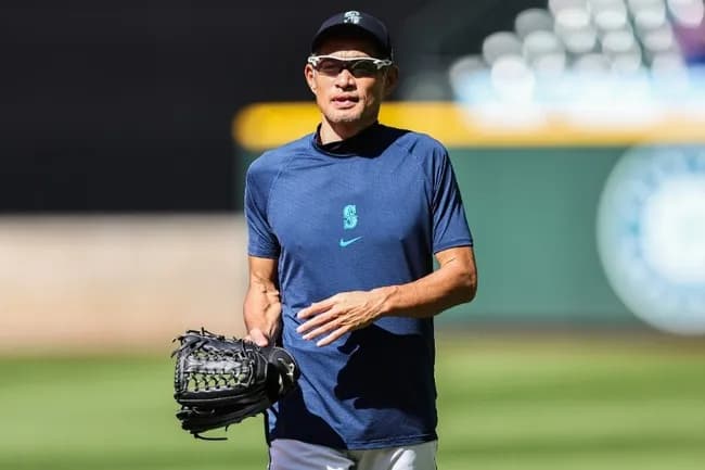 イチロー「引退したけど古巣マリナーズの球場で選手と一緒にまだ練習やってます」←これ