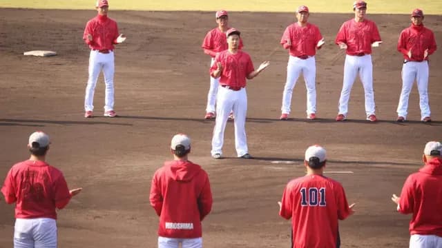 カープ“投げ込み型”秋季キャンプ打ち上げ!最多は佐藤柳『1293球』/一問一答