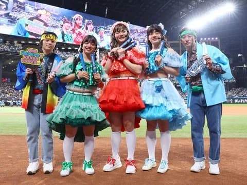 「キヨコで~す♥」日本ハムファン大爆笑 「超ときめき♡宣伝部」とコラボパフォ SNS反響「キヨコ爆イケ美女になってるやんw」