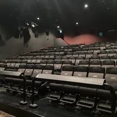 ラブライバー「ラブライブの映画ガラガラすぎだろ」←6.1万いいね