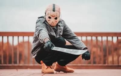 【動画】ブラジルの男さん、マチェット持って彼女を追い回した結果・・・・・・・・・・