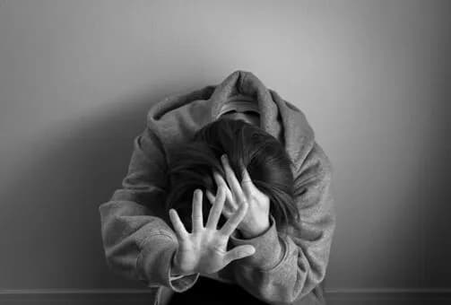 【急募】ブサイク社会人VSイケメン引きこもり←どっちの方が格上?wwwwwwwwwwwwwwww