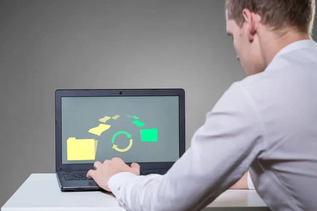 【悲報】GoogleのAI、HDDのデータを勝手に全消去してしまう。🤖「胸が張り裂けそうです」