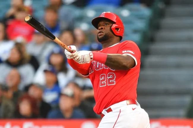 中日に待望の長距離砲。MLB通算164本塁打のサノ内野手(32)獲得。1年130万ドルで合意