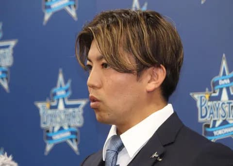 DeNA東克樹、契約更改の場で準備不足の若手に苦言「気付いたら野球人生終わってるよと」