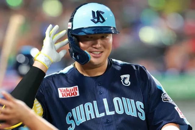 【悲報】令和最強バッター村上宗隆さん、日本の最弱球団からメジャーの最弱球団へwwww