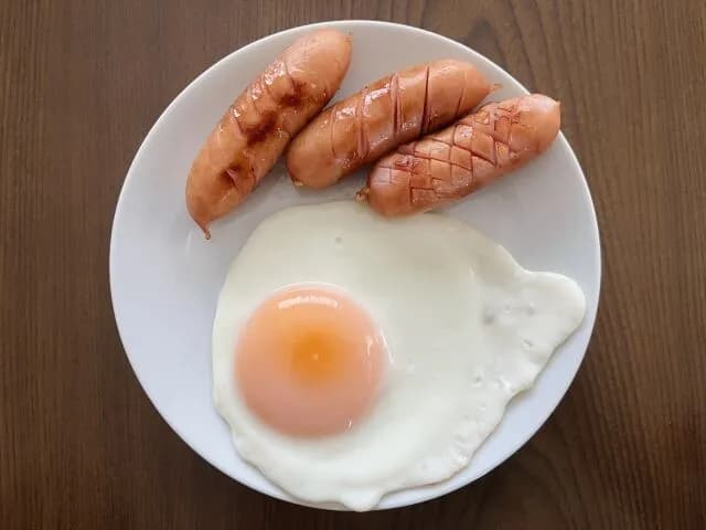 目玉焼きには醤油