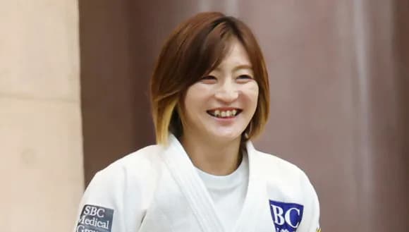 【画像】五輪柔道48kg金メダルの角田夏美さん、胸を強調したドレス姿公開wwwwwwwww