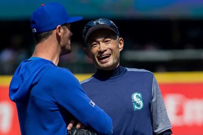 【悲報】イチロー「試合中にタブレット見るな。ファンはそんな選手の姿見たくない。」
