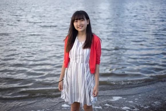 【画像】YOASOBIの女のほう、赤くなるwwwwwwwwwwwwwwwwww