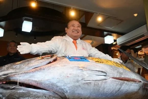 【悲報】すしざんまい社長、ウキウキで5億をアメリカに貢ぐwwwwwwwwwwwwwww