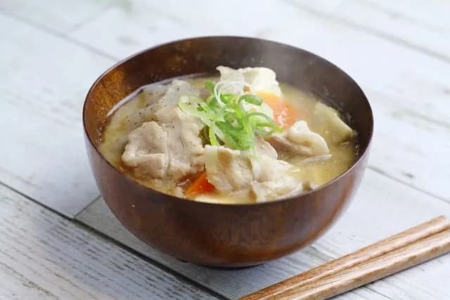 「豚汁」はあるのに「牛汁」や「鶏汁」がない理由