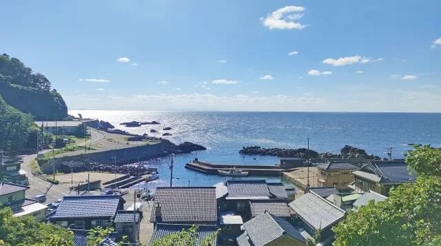 田舎暮らし(楽しいです、自然豊かです、物価安いです、人が優しいです)←これ