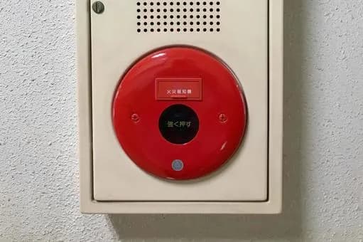 【悲報】散歩してたら、警報器なって警察呼ばれたwwwwwwwwwwwwwwww