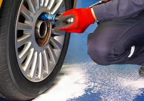 【急募】タイヤパンクしたんだがwwwwwwwwwwwwwwww