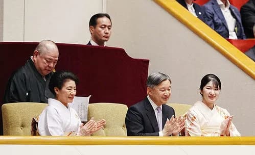 【悲報】八角理事長、天覧試合で横綱大関総崩れの醜態にご機嫌斜め…力士「理事長の顔こわい…」