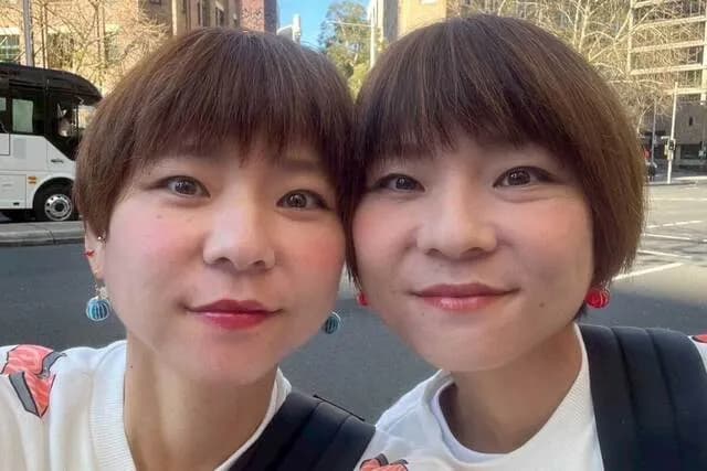 うつ病公表の大食い双子YouTuber「卵25個、ウィンナー15本、ご飯5合」 驚きの食事量明かす