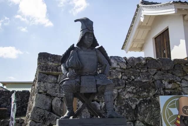 黒田官兵衛←大人気 竹中半兵衛←そうでもない