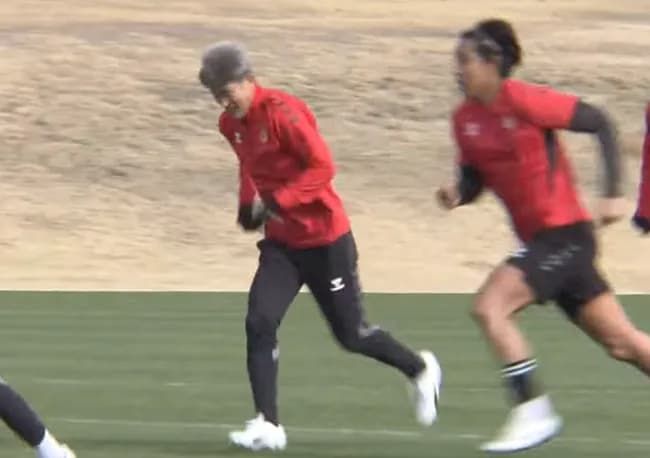 【悲報】三浦カズさんもうすぐ59歳、さすがにダッシュが厳しい