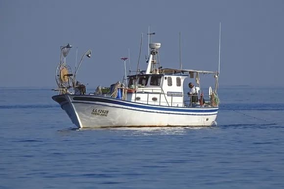 【悲報】違法操業の中国船船長、いきなり釈放wwwwwwwwwwwwwwwwwwwwwww